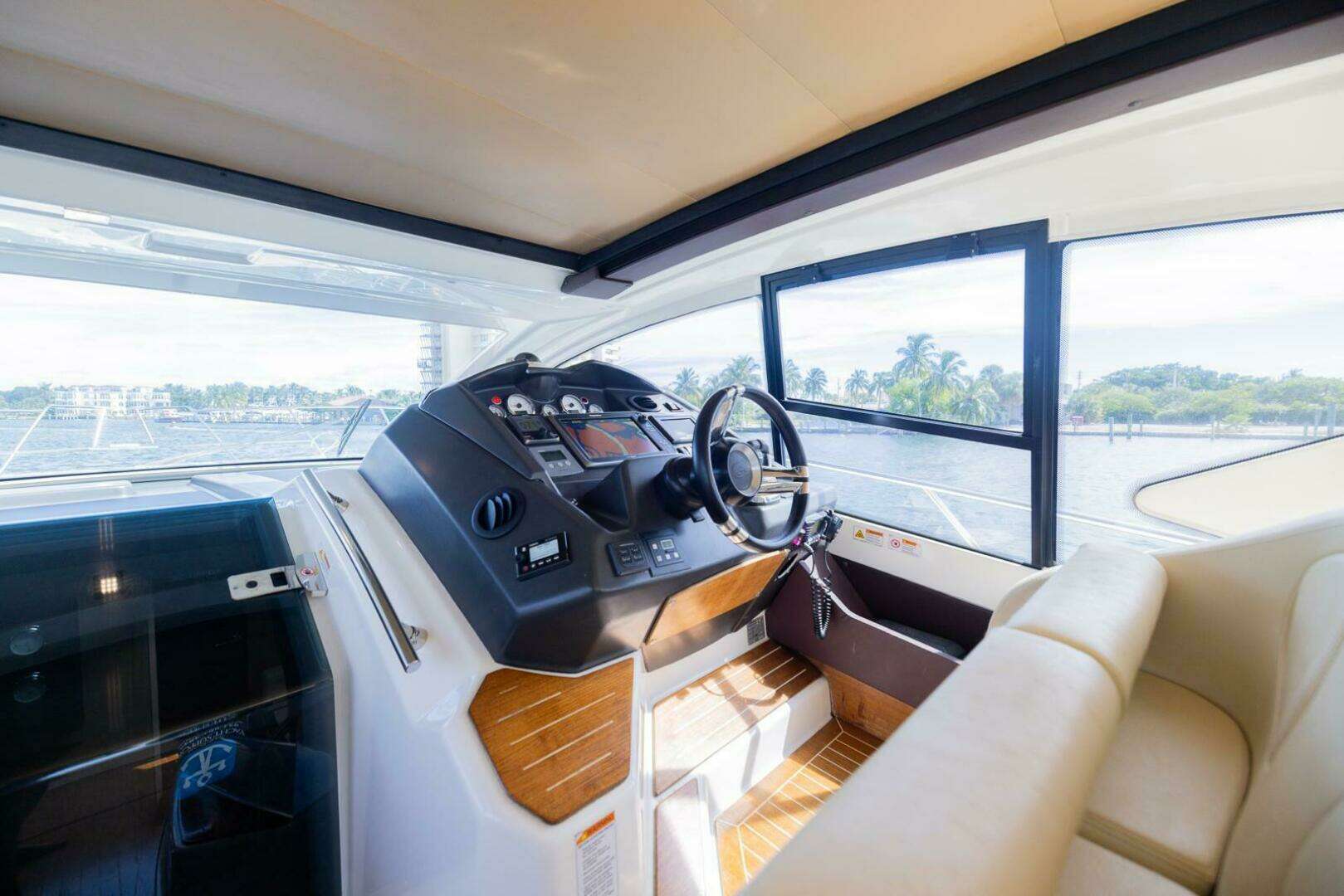 2014 Cranchi M 44 HT - Image 9