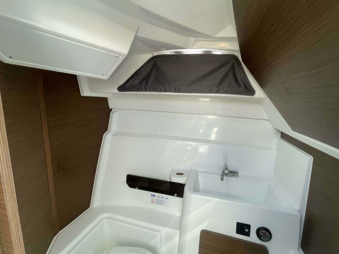 2022 Jeanneau NC 795 S2 - Image 25