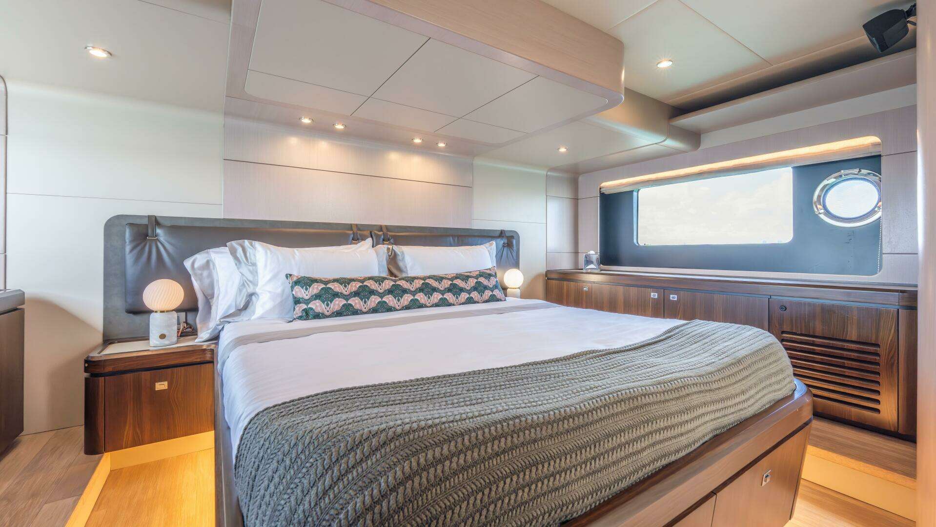 2019 Absolute 58 Fly - Image 32