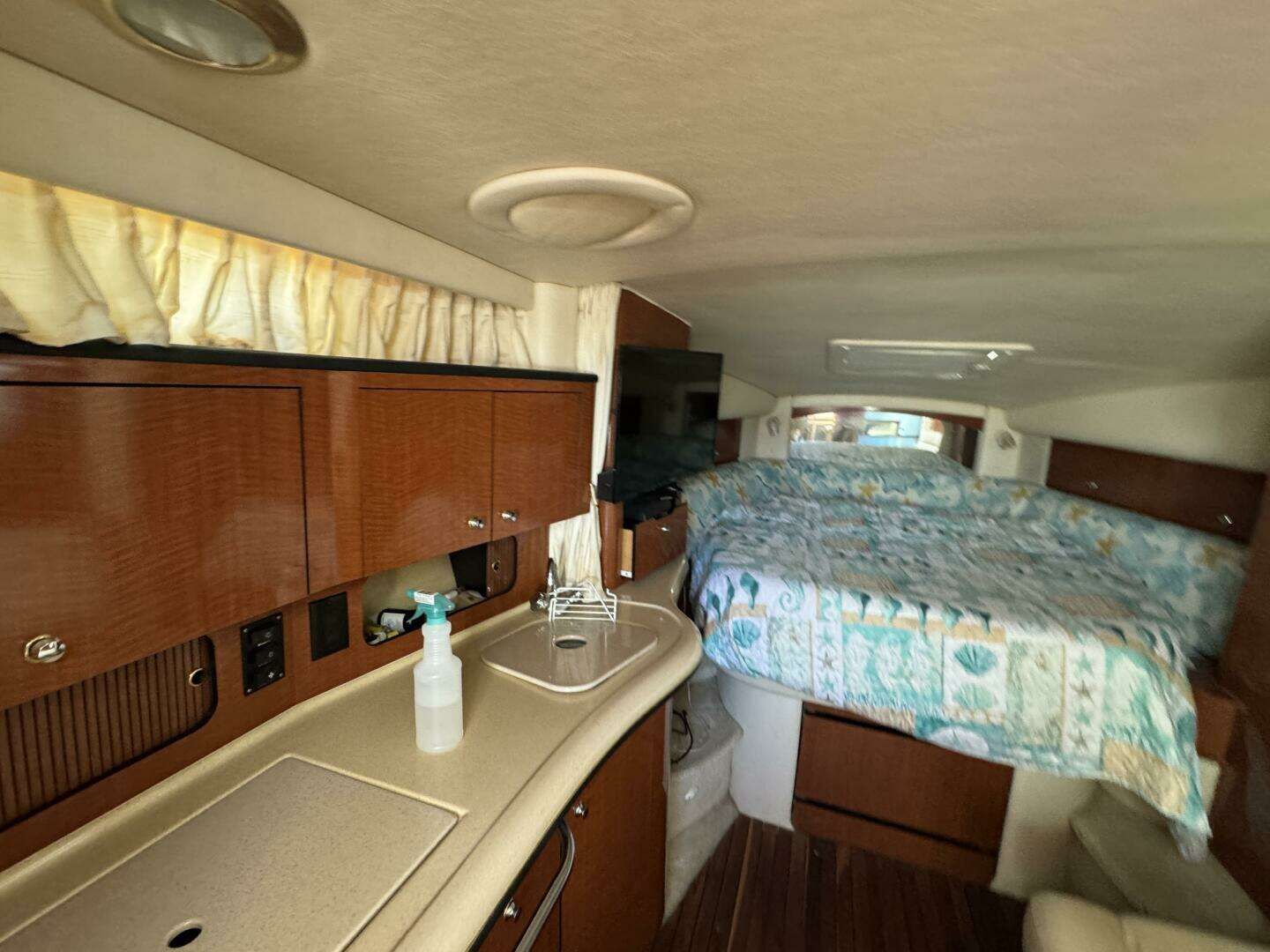 2002 Sea Ray 320 Sundancer - Image 32