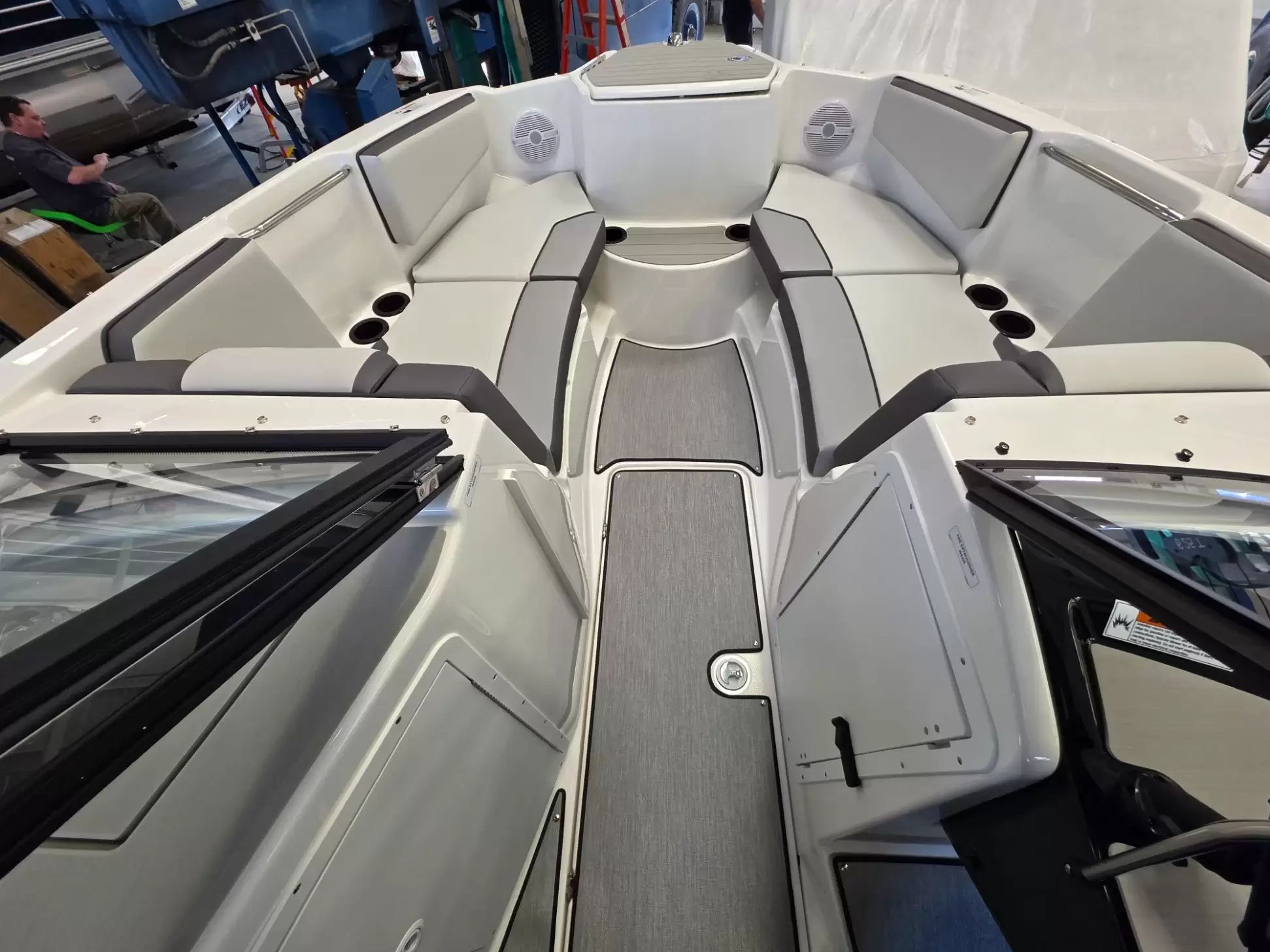 2026 Yamaha Boats AR220 - 22