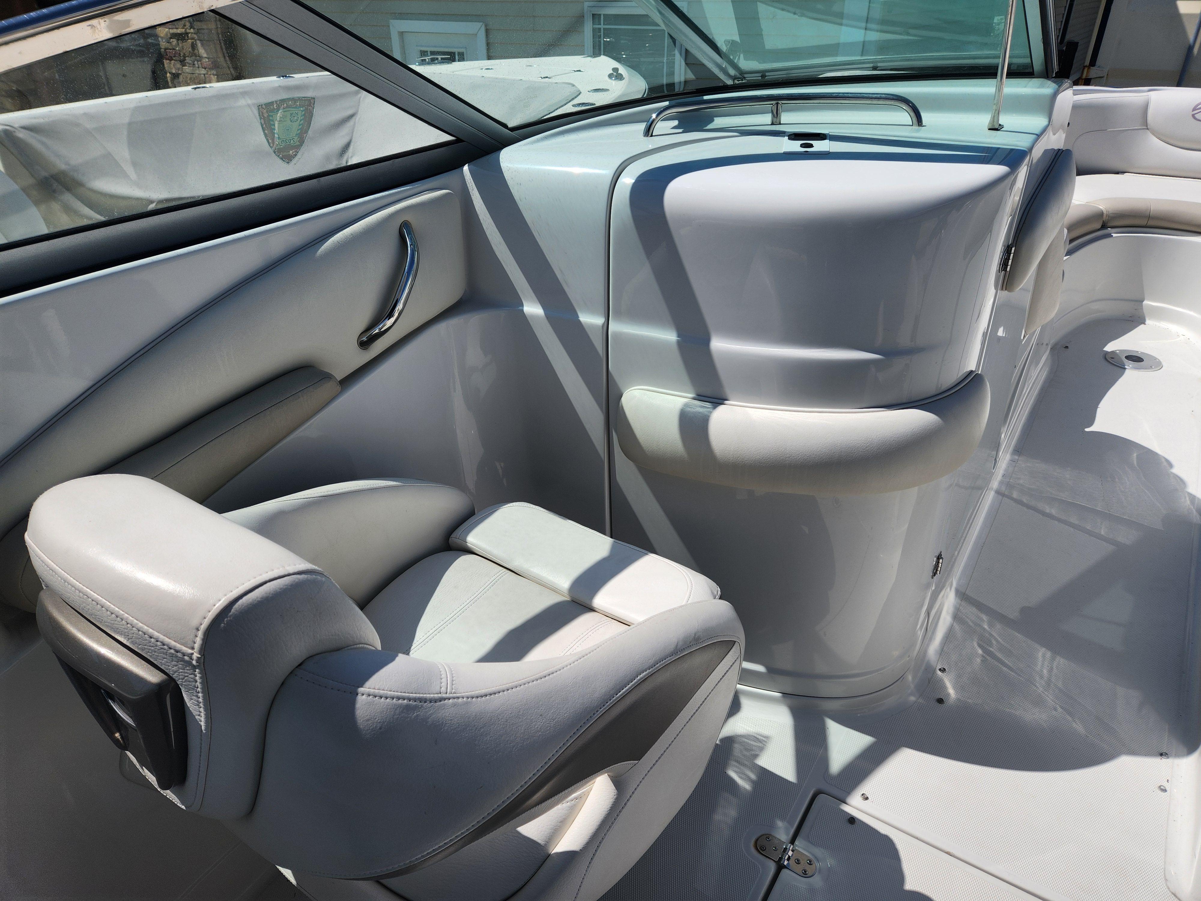 2009 CROWNLINE 300 LS - Image 11