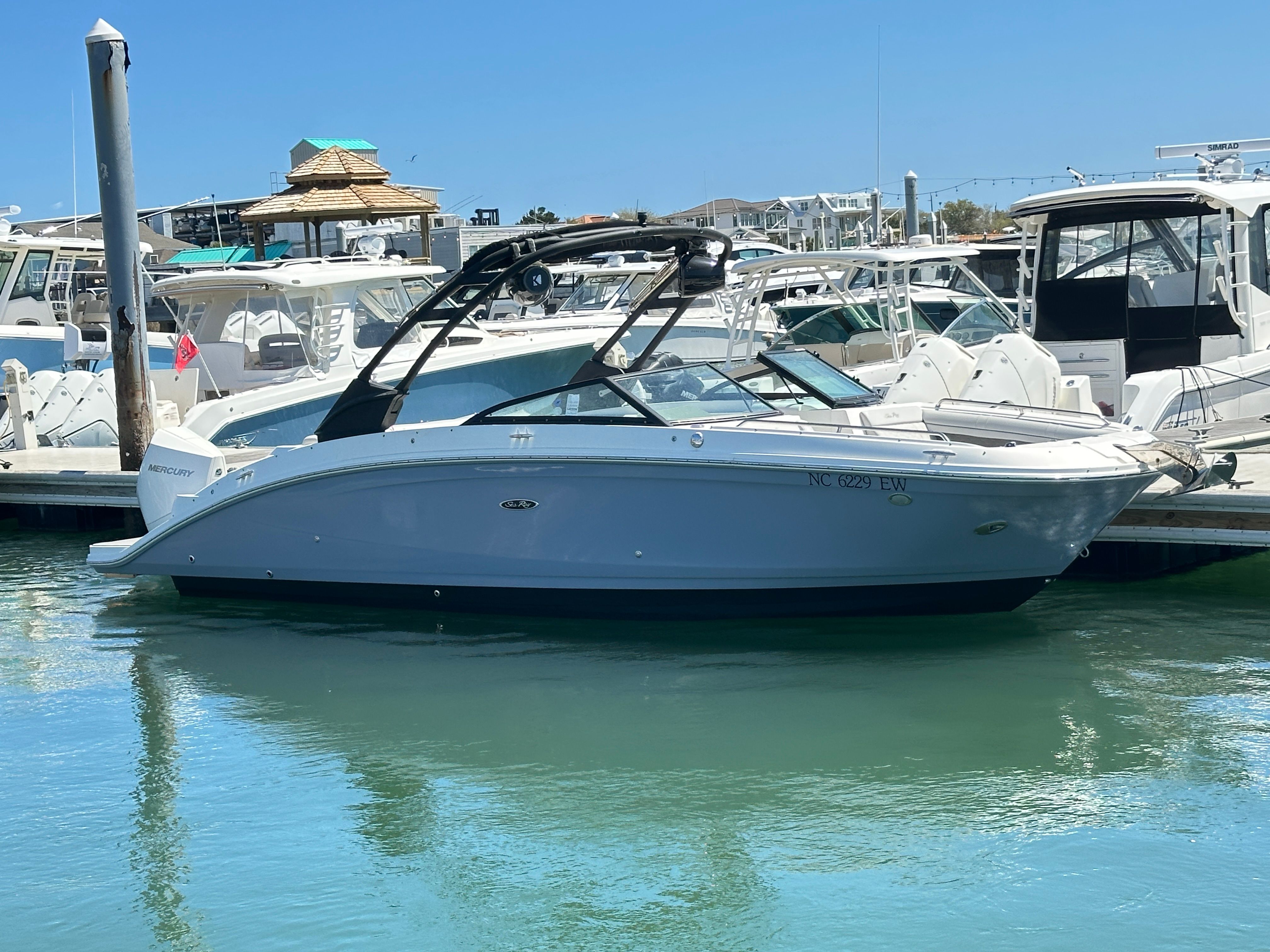 2022 Sea Ray SDX 270 OB