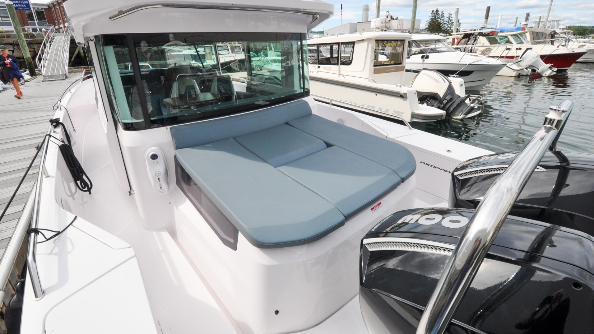2022 Axopar 37XC - Image 11