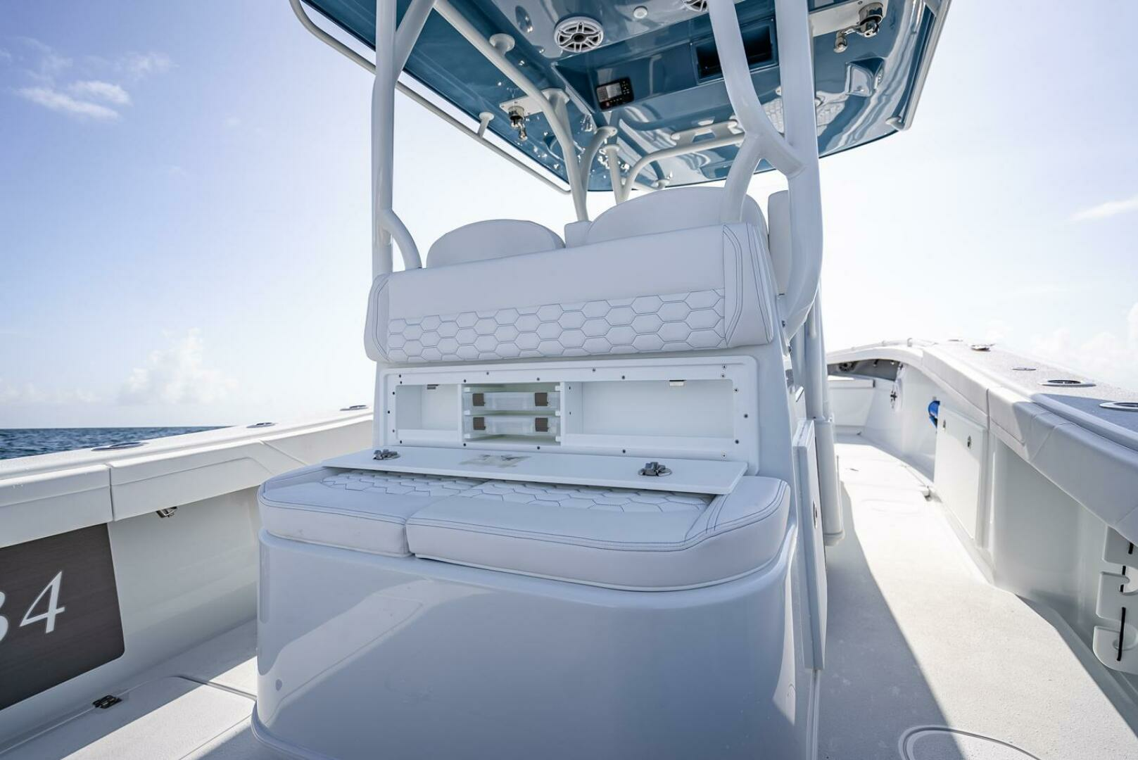 2025 Yellowfin 34 Offshore - Image 21