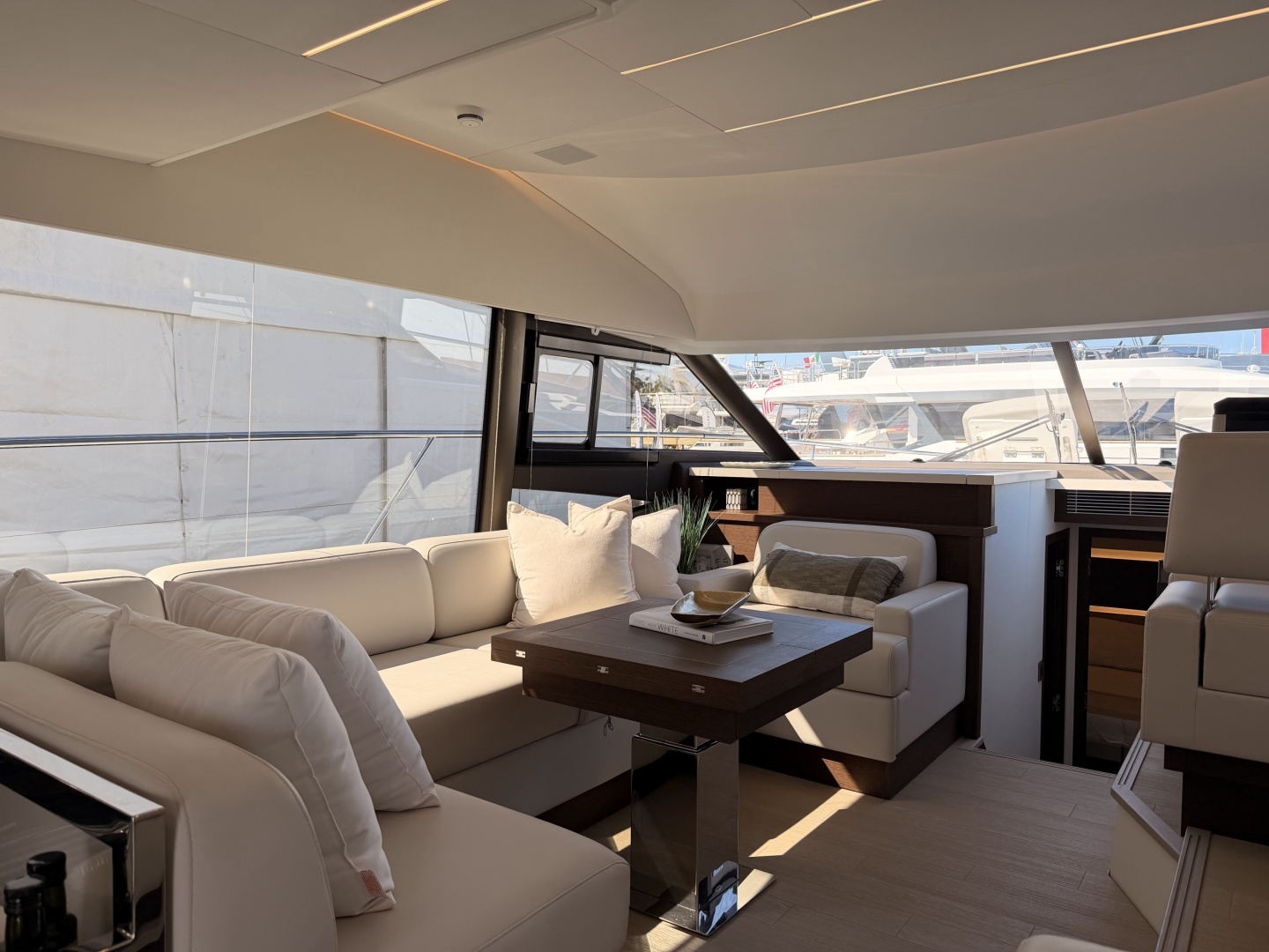 2023 Prestige 520 - Image 4