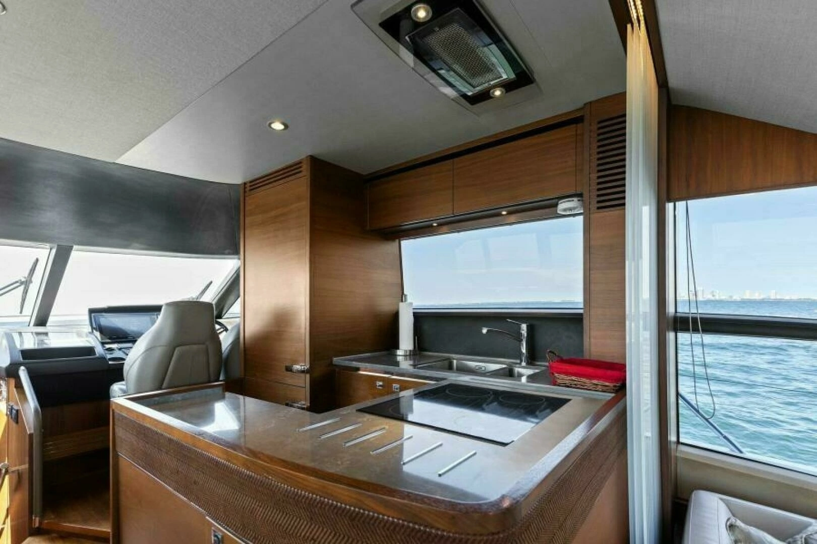 2016 Princess 60 Flybridge - Image 26