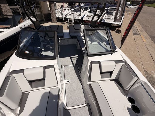 2026 Yamaha Boats AR220 - 27