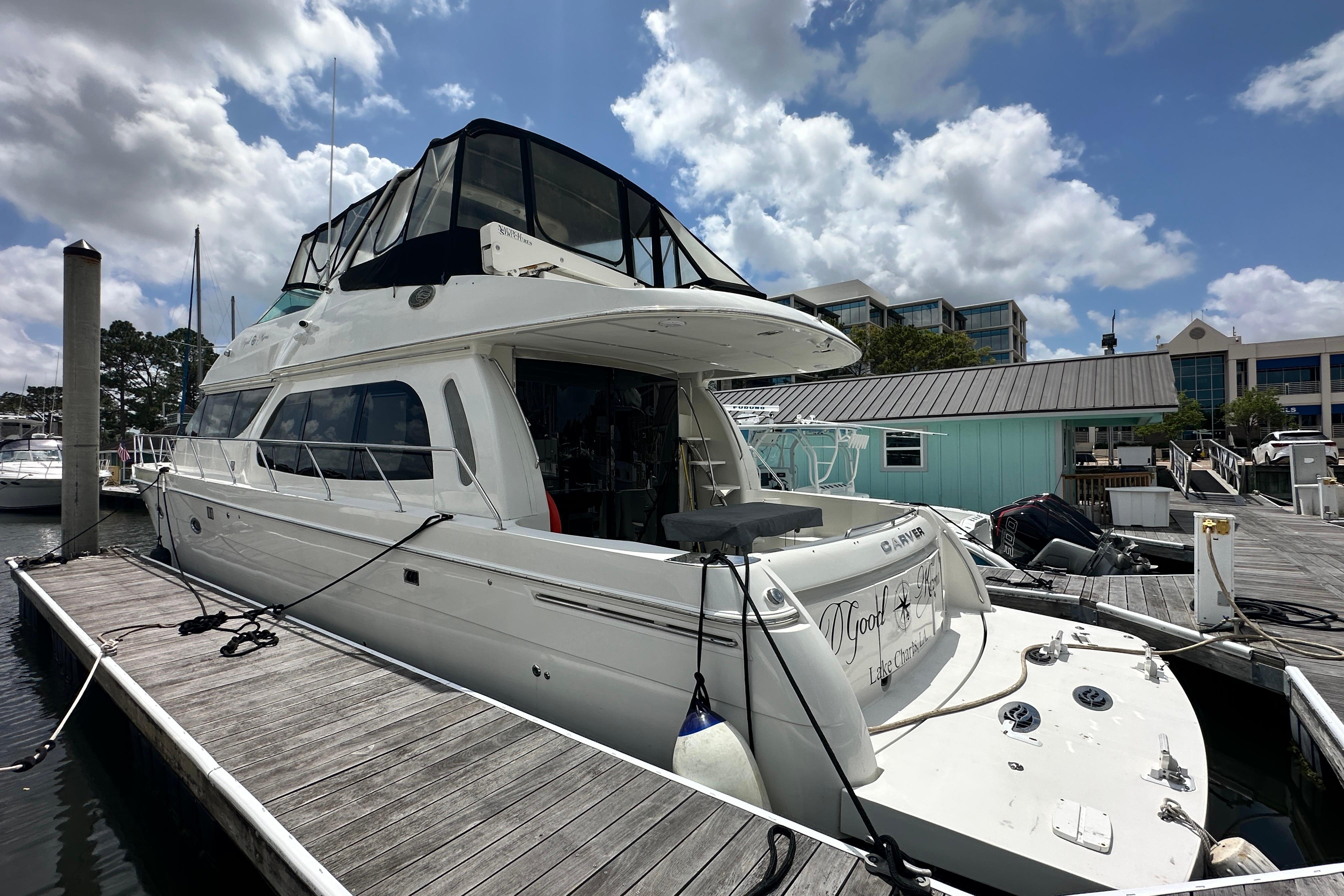 2006 Carver 56 Voyager