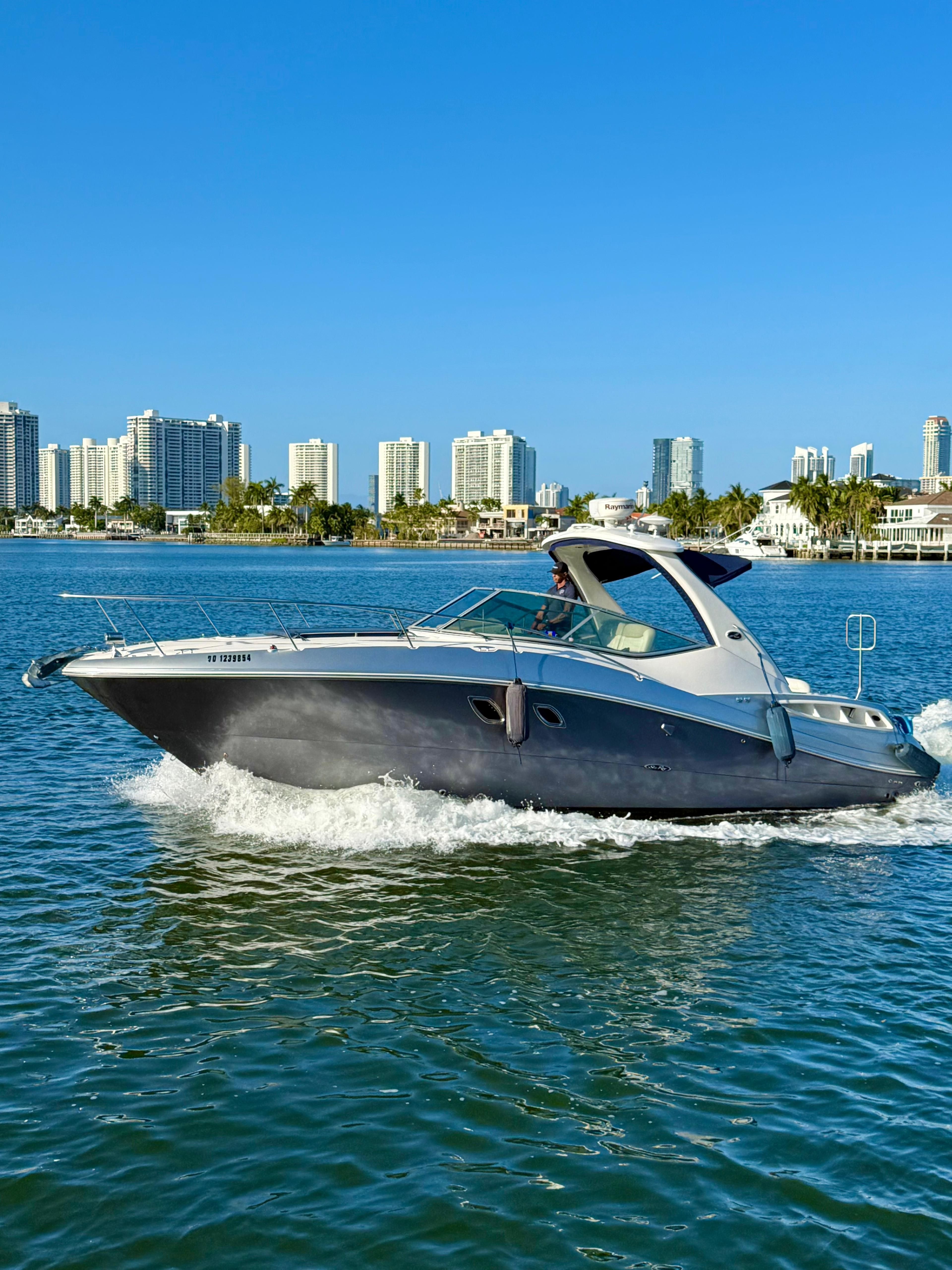2008 Sea Ray Sundancer 330