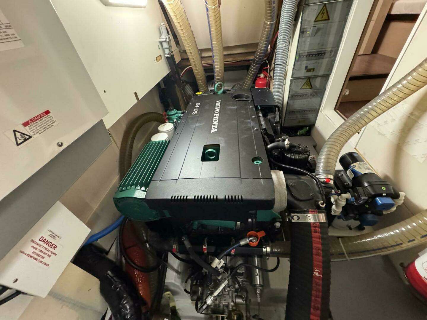 2023 Jeanneau 65 - Image 25