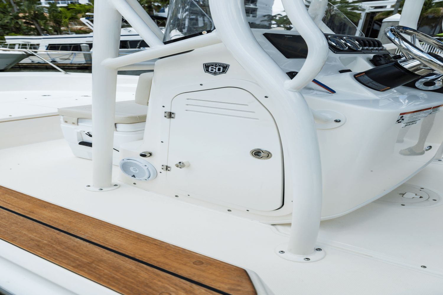 2026 Boston Whaler 190 Montauk - 44