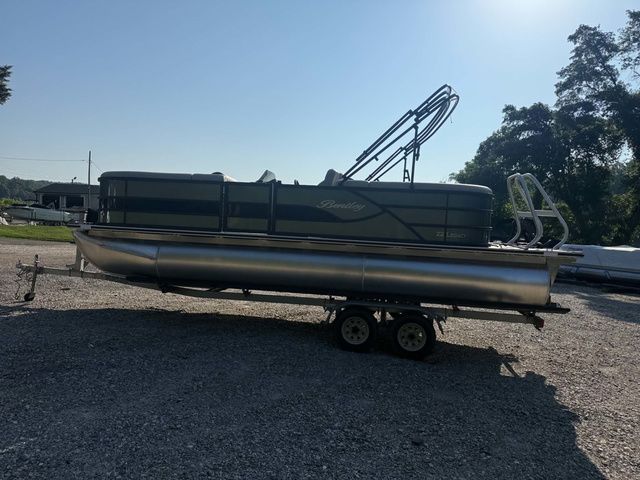 2026 Bentley Pontoons Legacy 223 Navigator - 11
