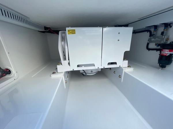 2026 Mag Bay 43 Center Console - 83