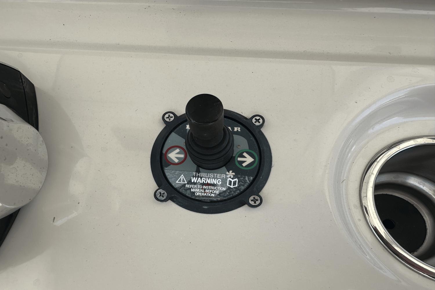 2018 Boston Whaler 330 Outrage - 18