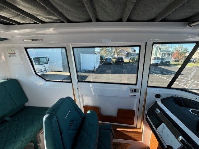 2023 Axopar 28 Cabin - 20