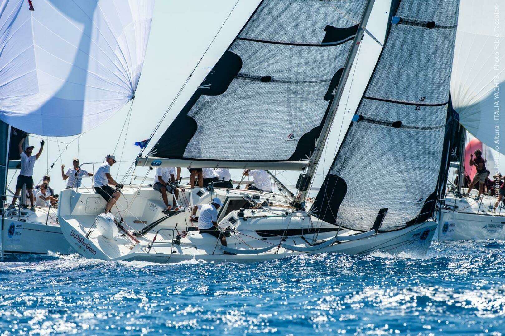 2026 Italia Yachts 9.98 - Image 29