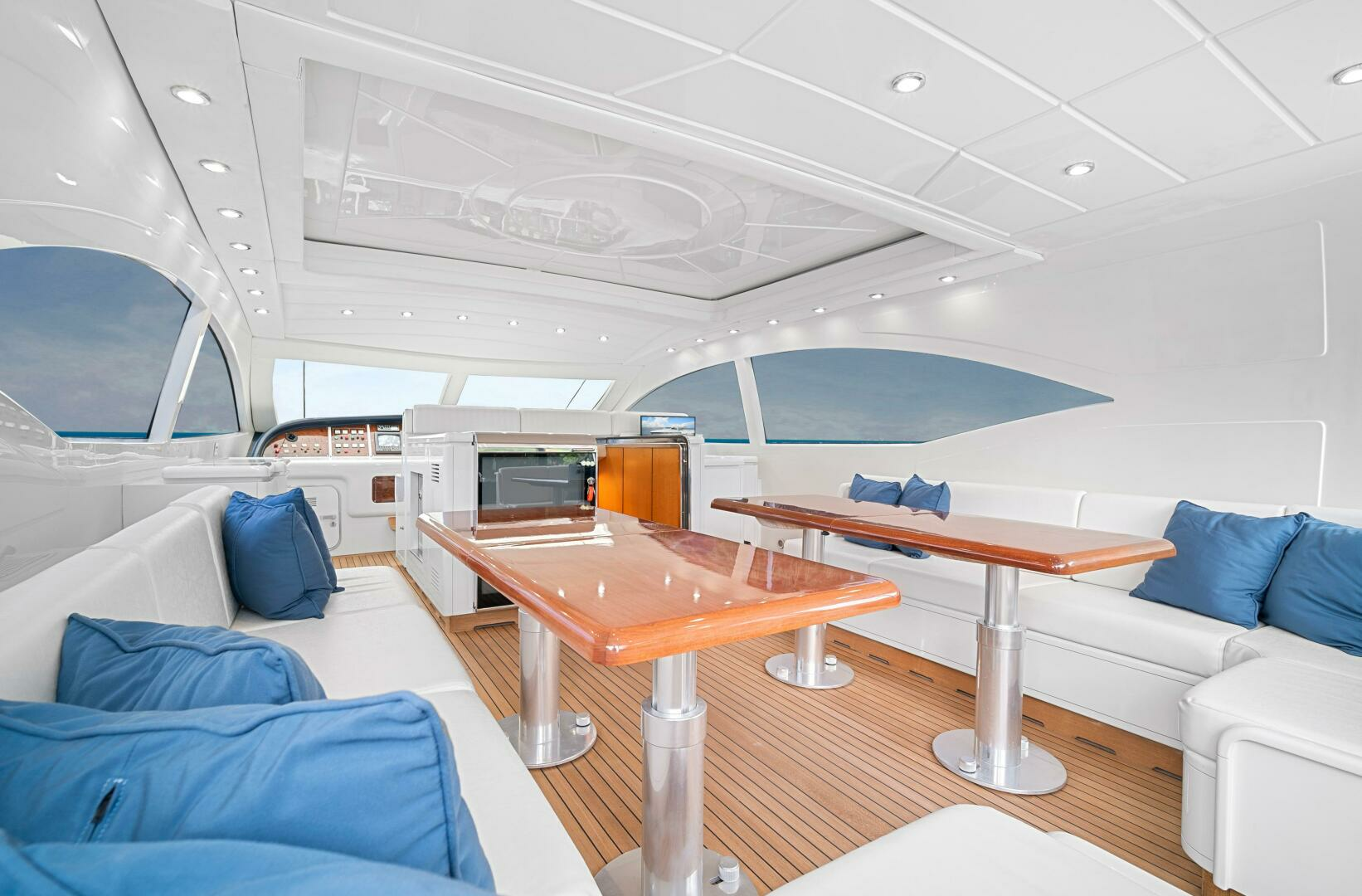 2001 Mangusta 72 - Image 39