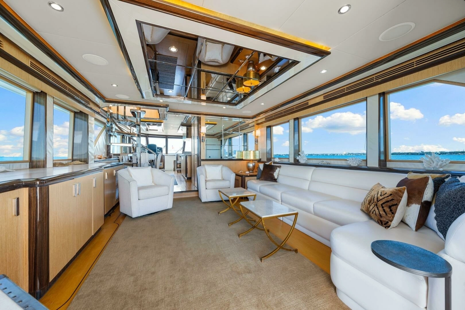 2010 Ocean Alexander 83 Motor Yacht - Image 10