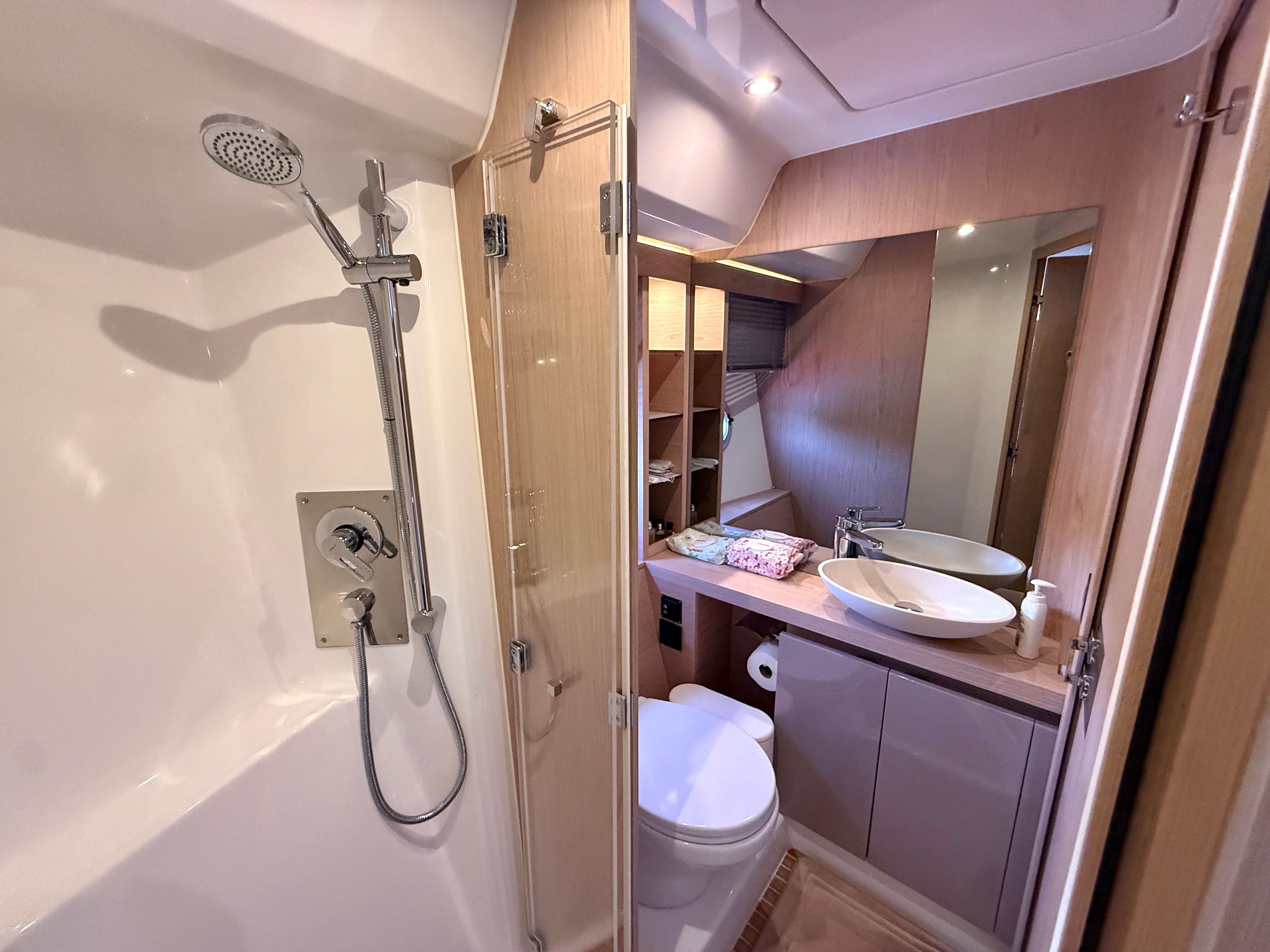 2020 Beneteau 50 Gran Turismo SportFly - 35