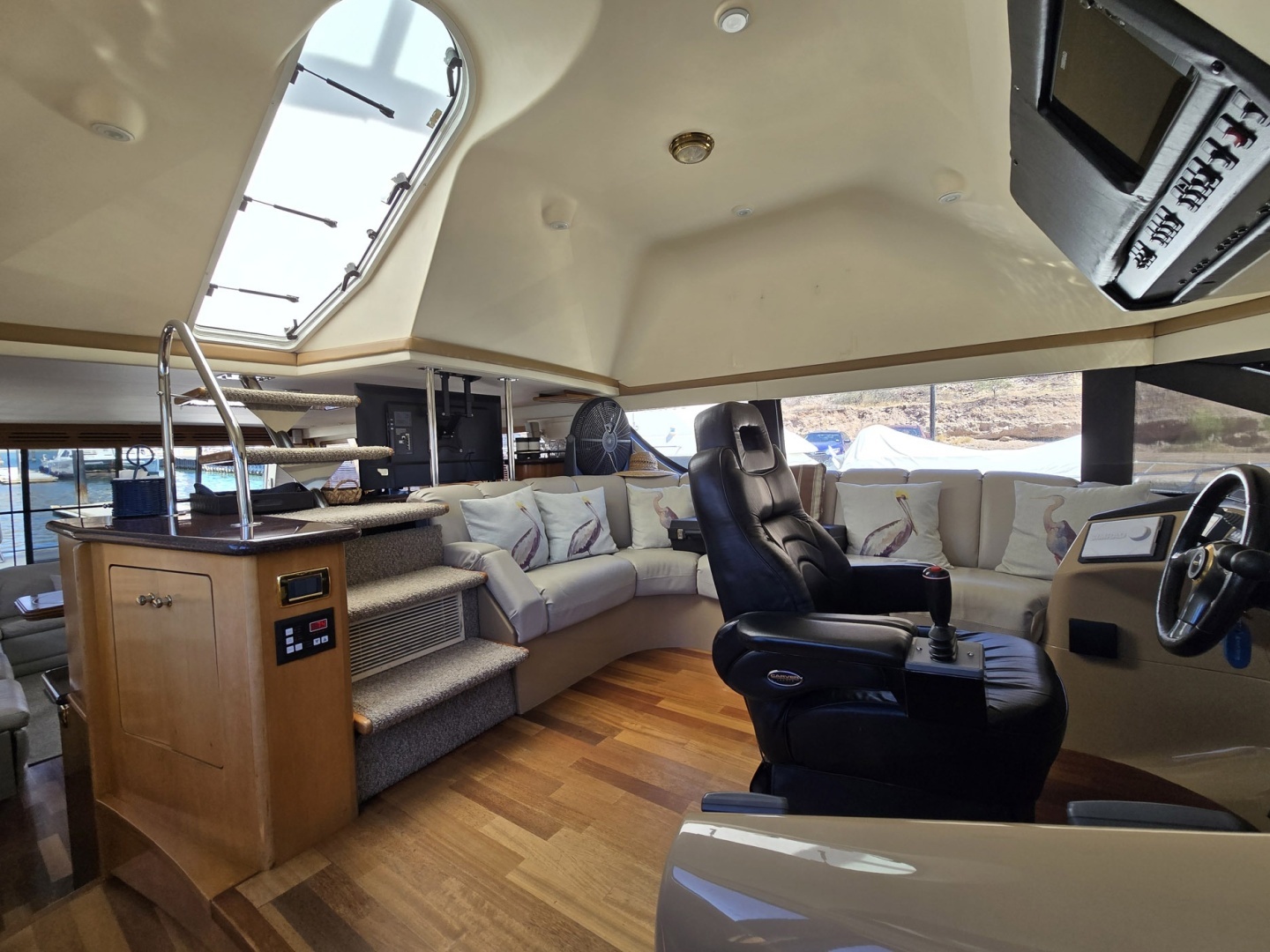 2001 Carver 570 Voyager Pilothouse - Image 26