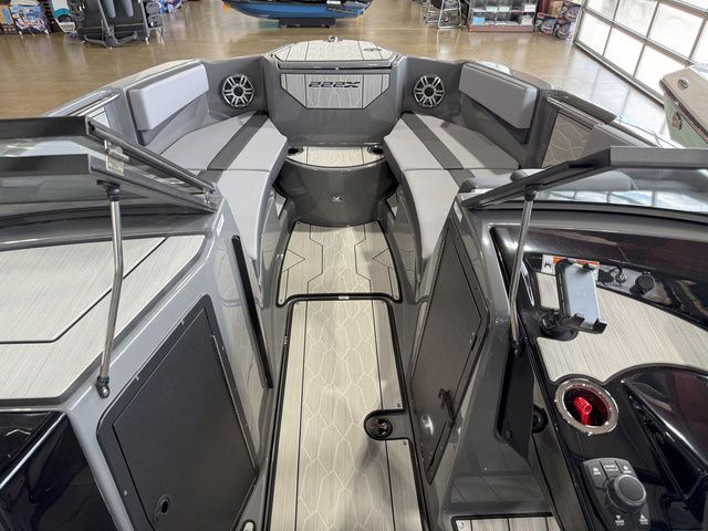 2025 Yamaha Boats 222XE - 19