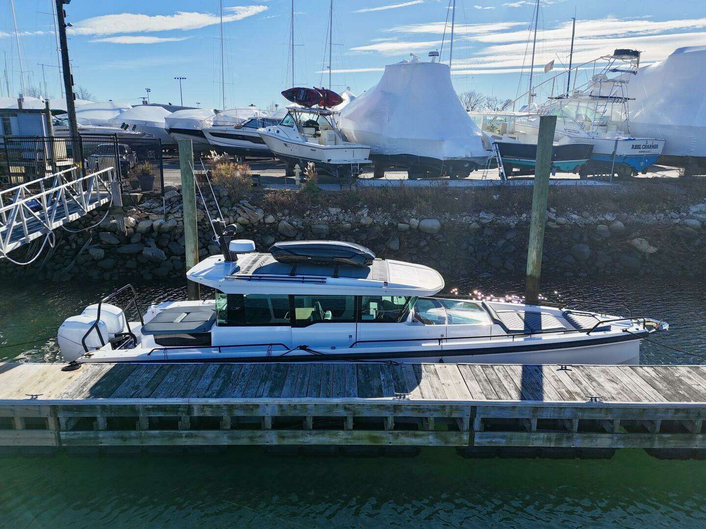 2023 Axopar 37 Cross Cabin - Image 3