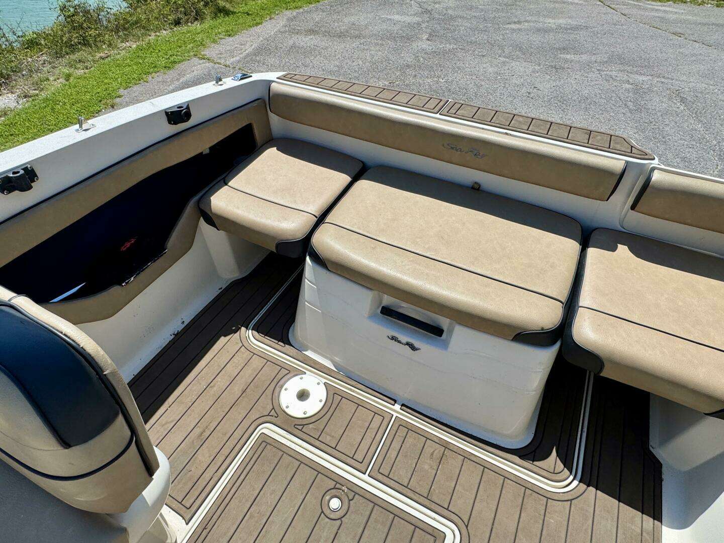 1999 Sea Ray 215 Express Cruiser - Image 69