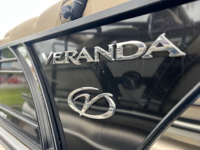 Close-up of Veranda VP22RCT logo on a 2023 model.