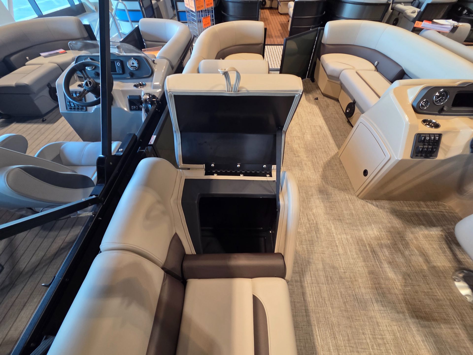 2026 Bentley Pontoons LE 200 CW - 17