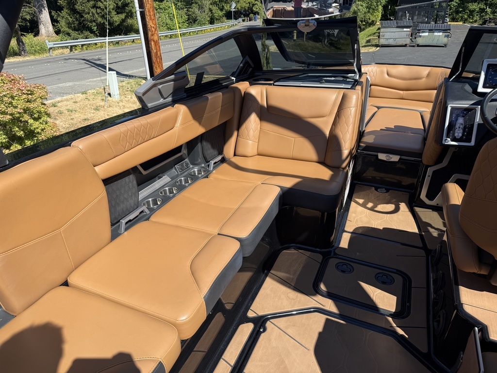 2020 Malibu M240 - 7