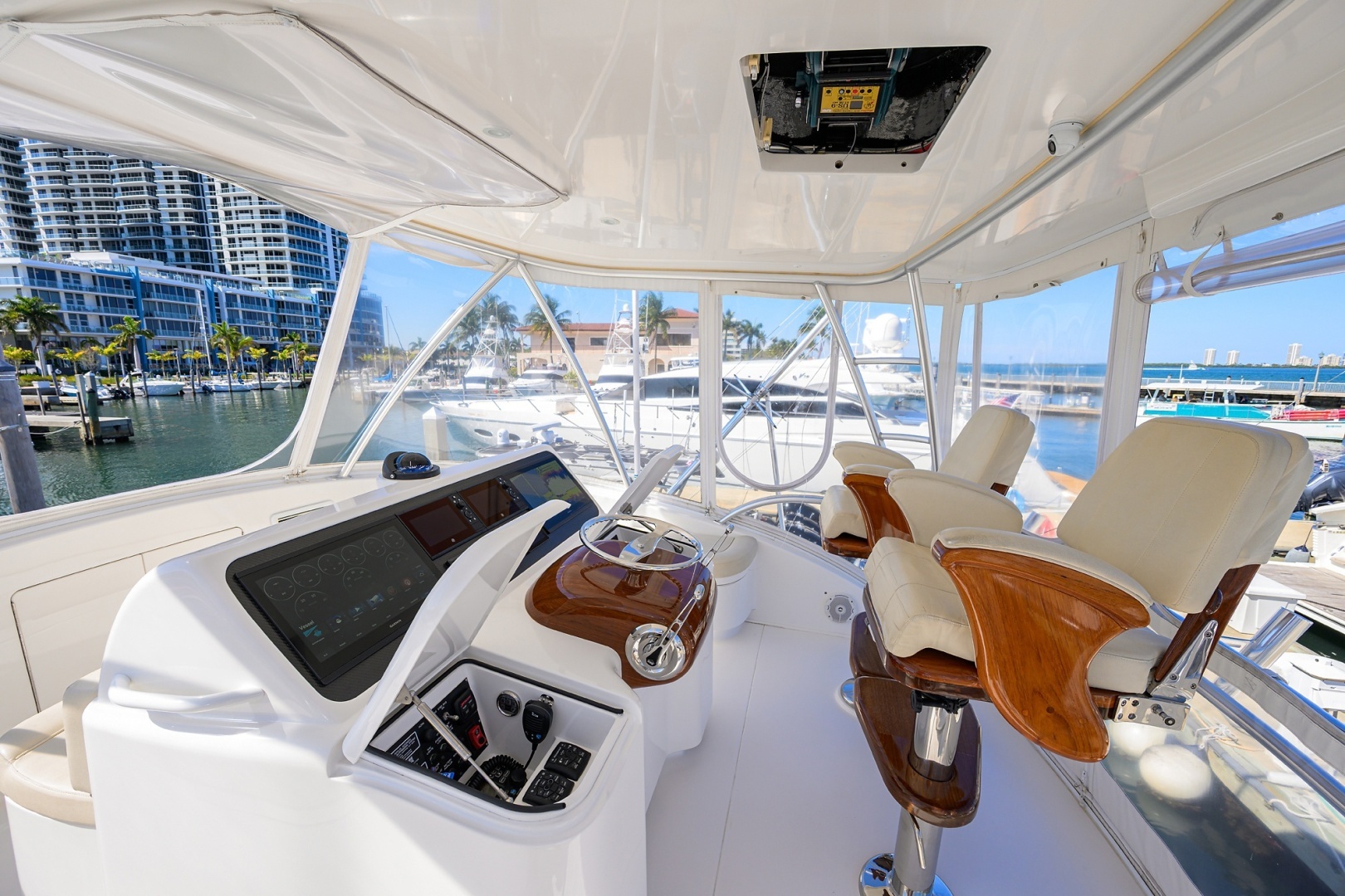 2015 Viking 42 Convertible - Image 27
