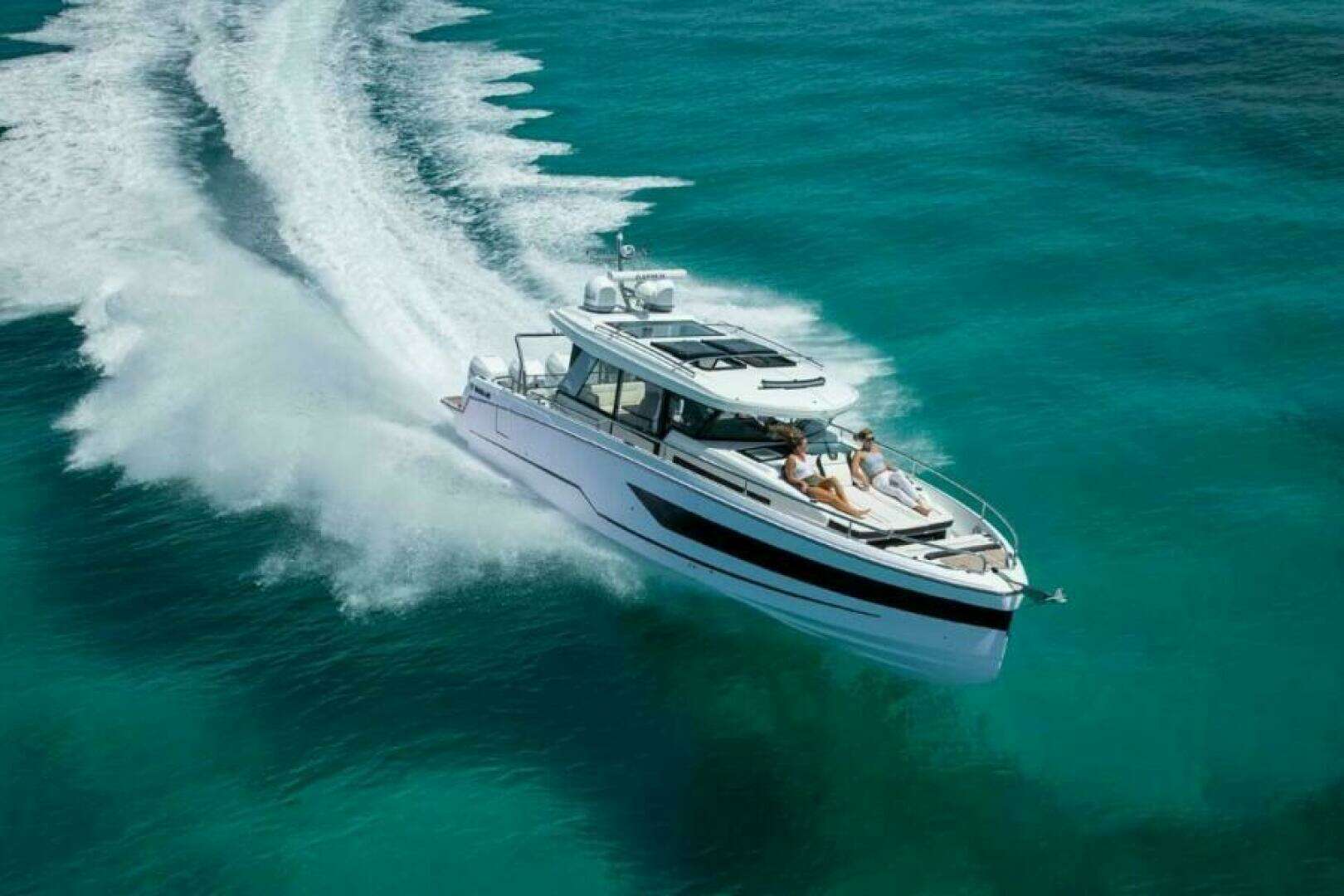 2025 Wellcraft 38 Explorer - Image 5
