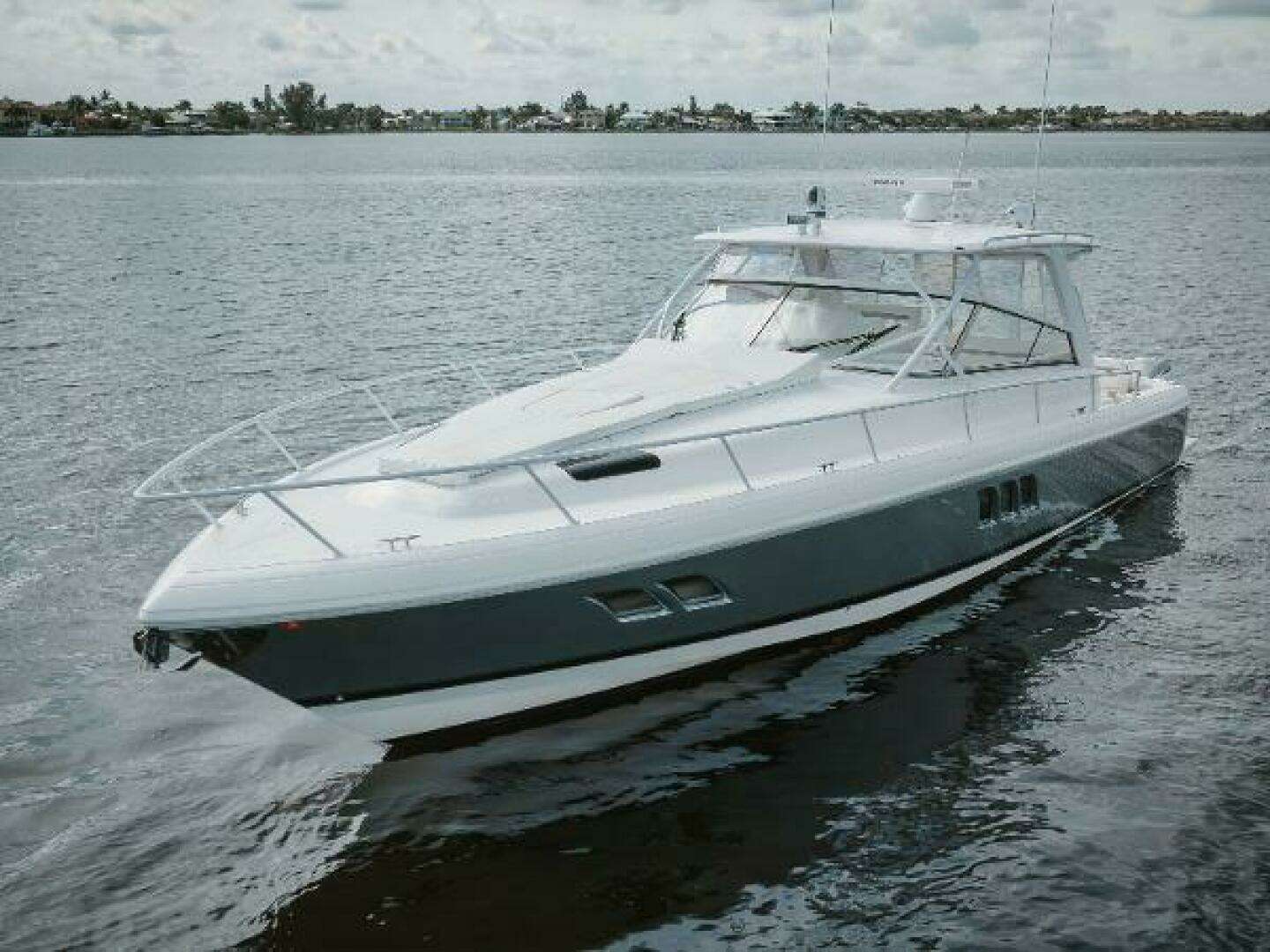 2018 Intrepid 475 Sport Yacht - Image 6