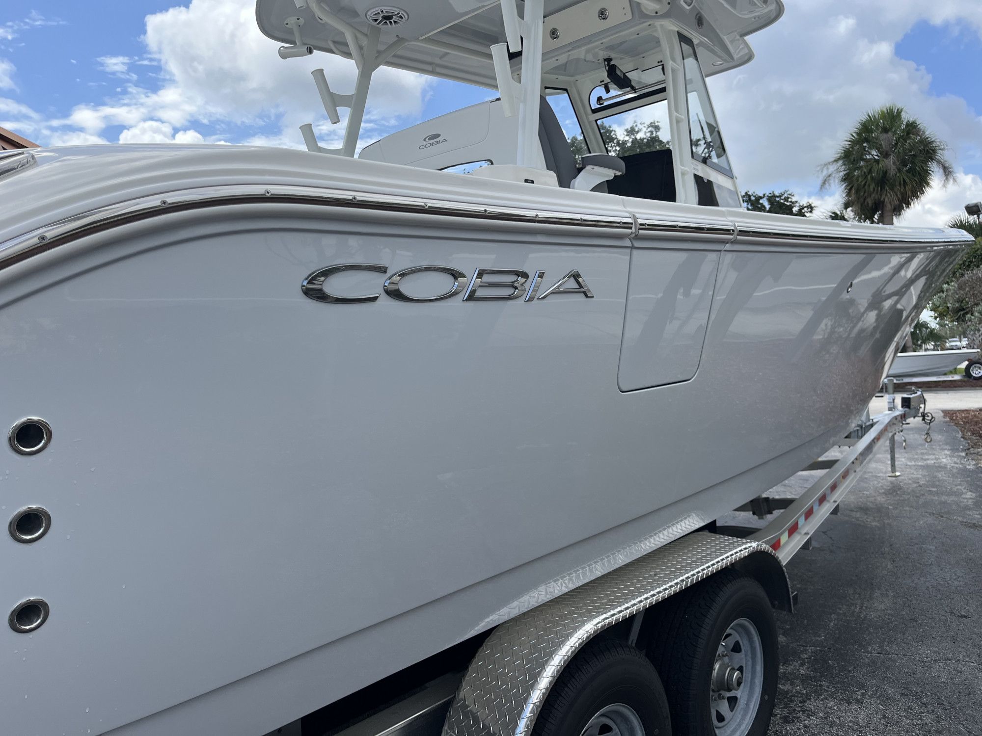 2026 Cobia 305 Center Console - 7