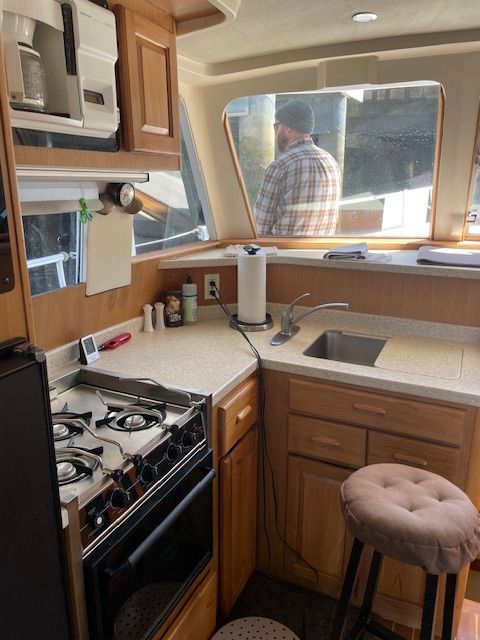 1999 Mainship 390 Trawler - 30