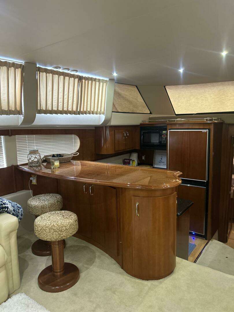 2003 Carver 466 Motor Yacht - Image 41