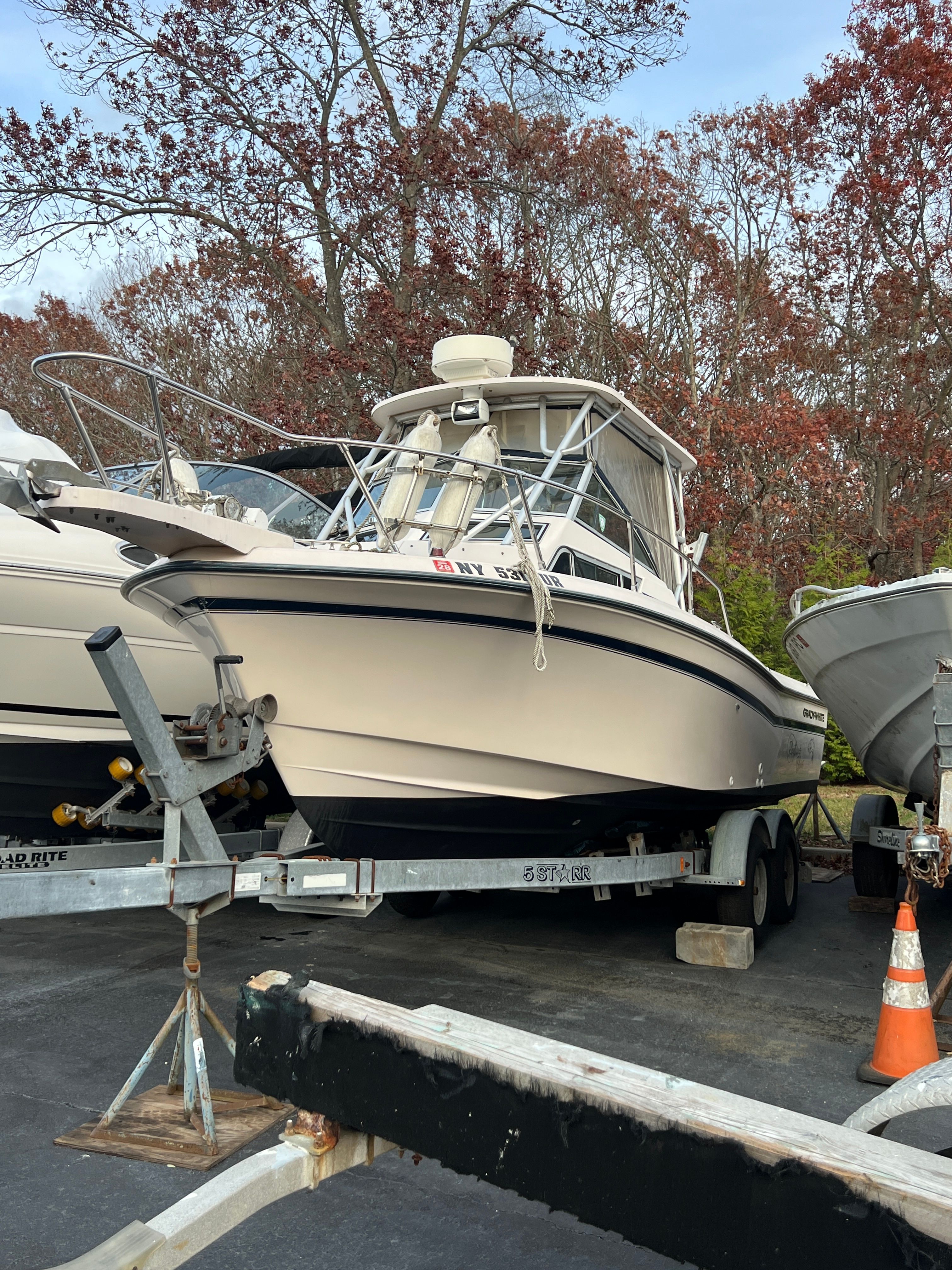 1997 Grady-White Seafarer 226