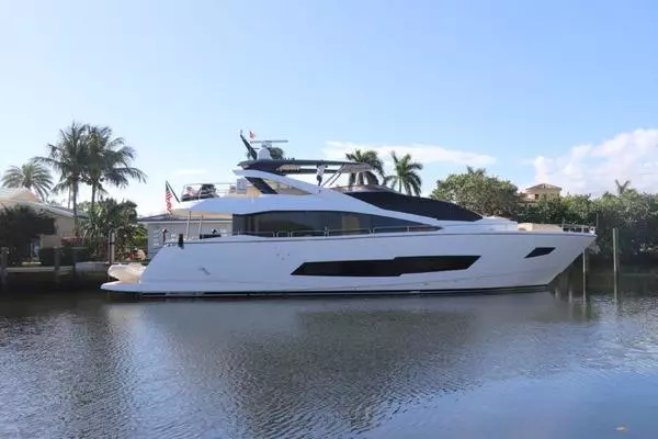 2019 Sunseeker Yacht