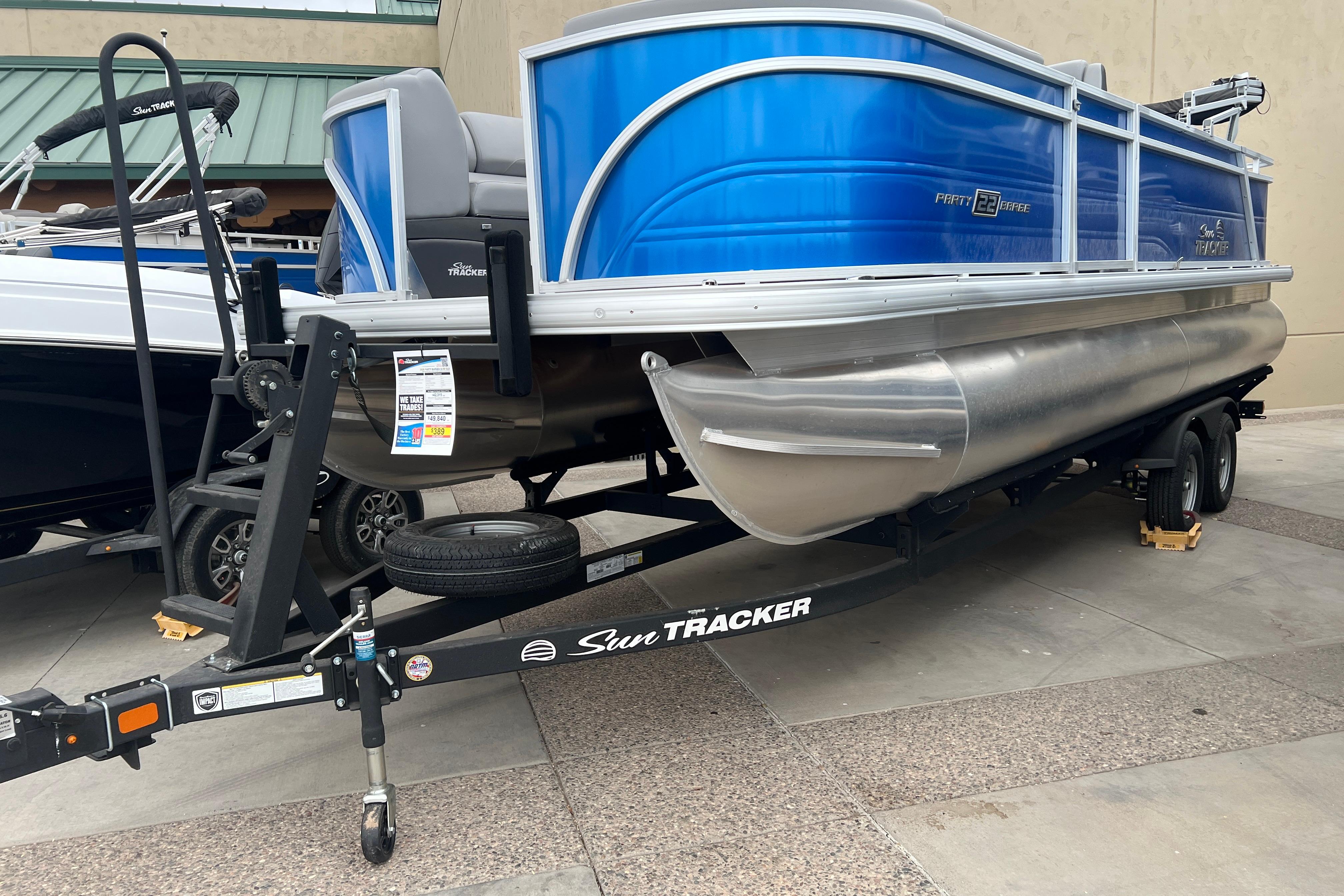 2026 Sun Tracker Party Barge 22 RF DLX
