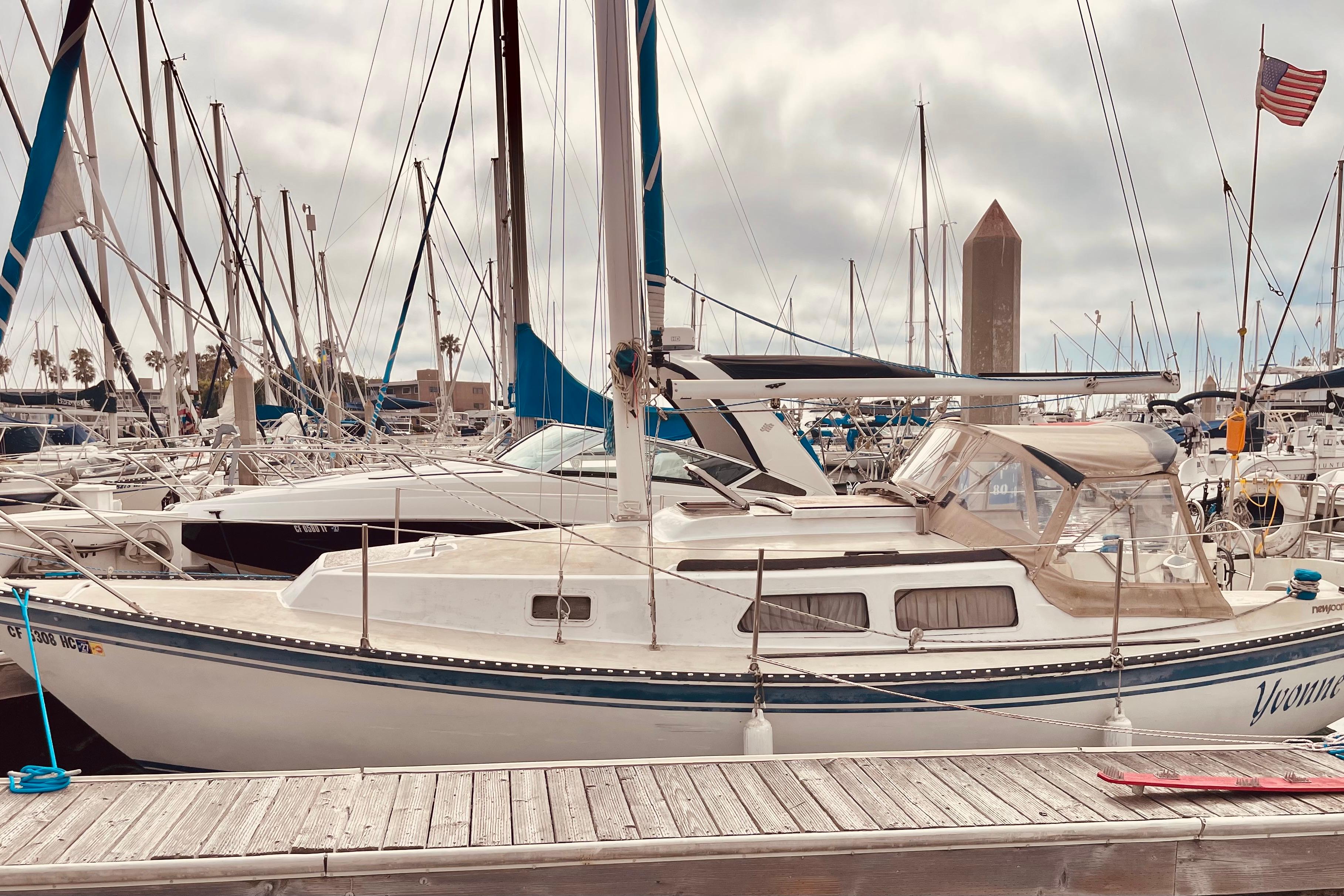 1983 Newport 28