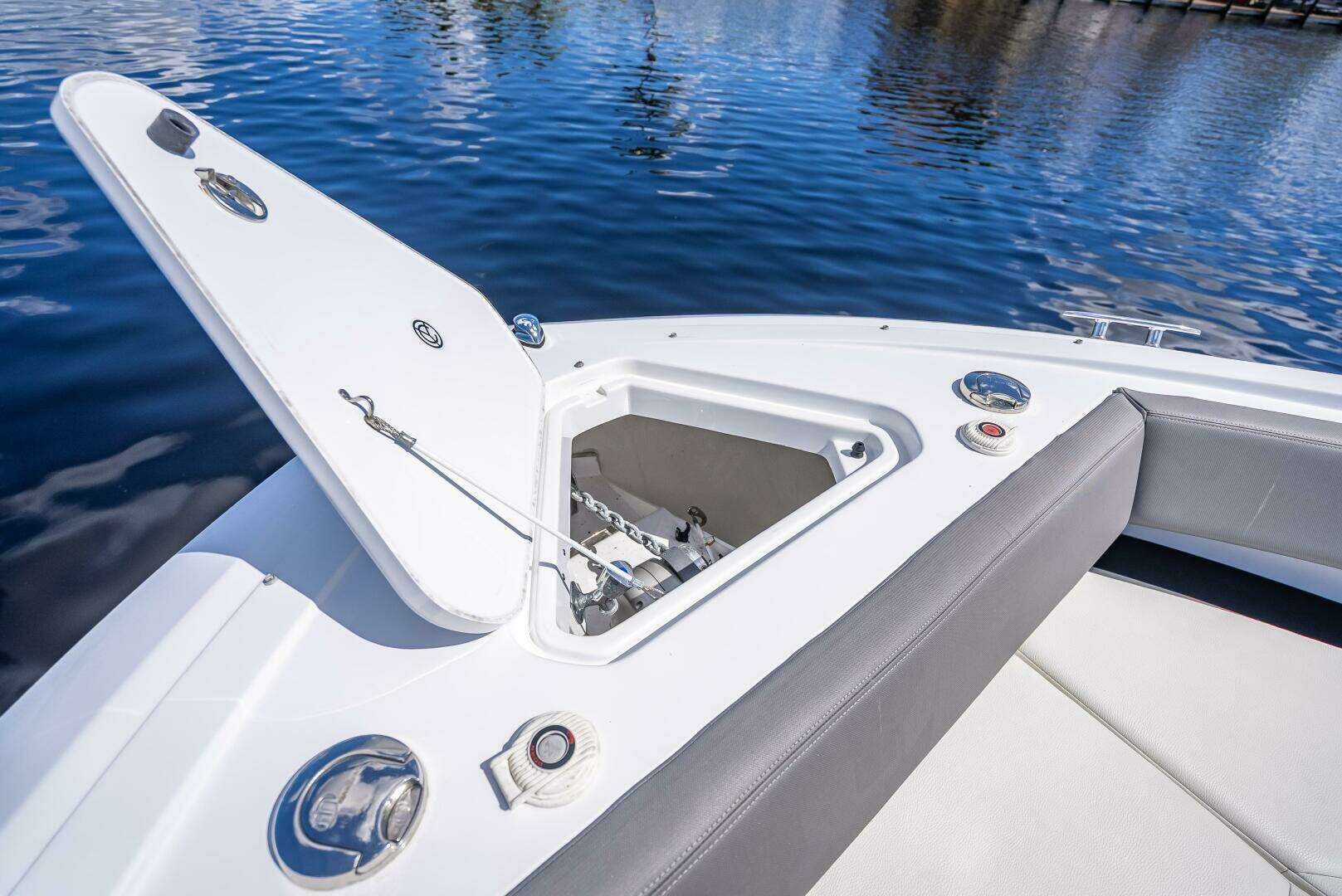 2022 Cruisers Yachts GLS OB - Image 28