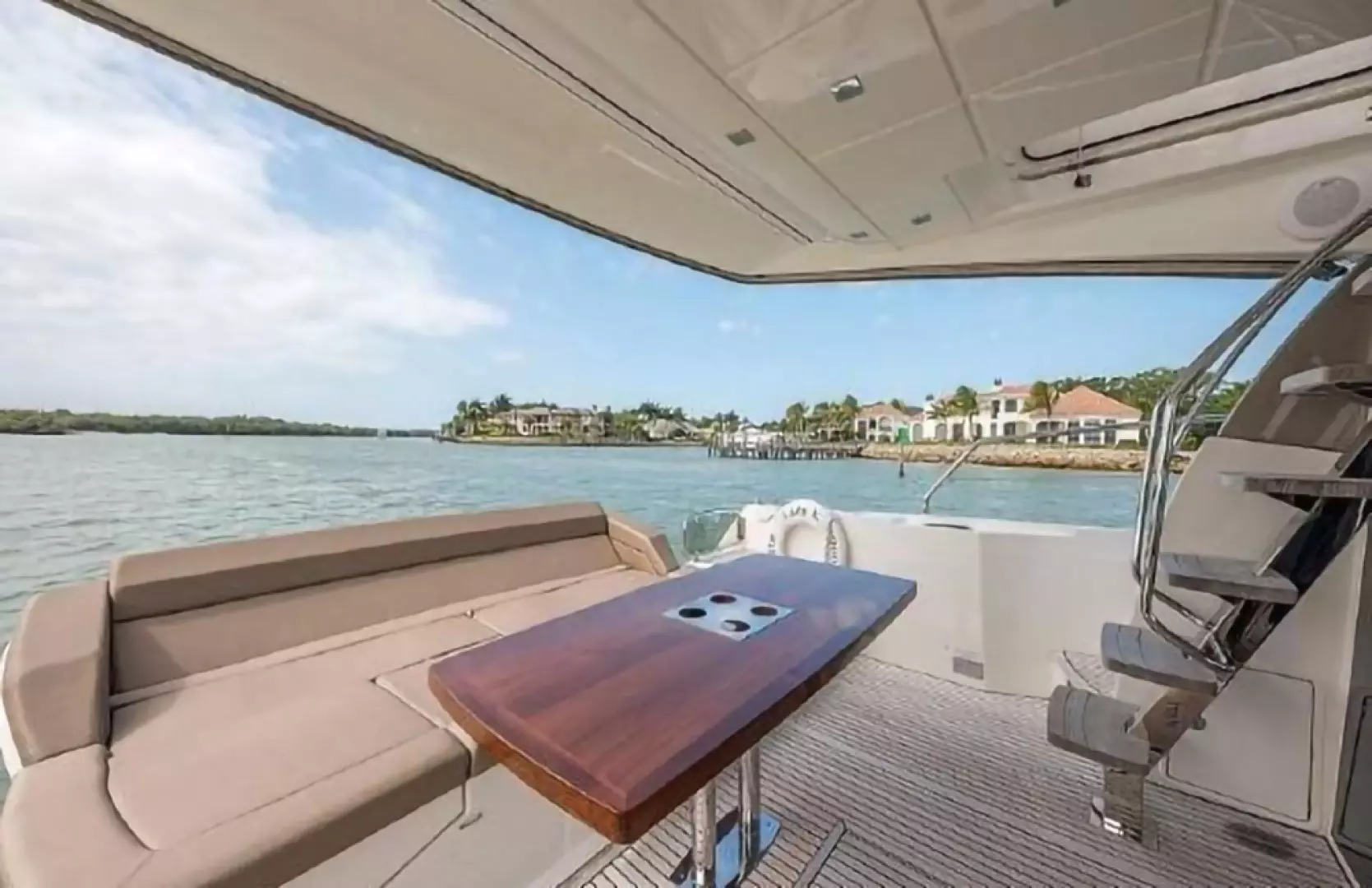 2015 Prestige 550 - Image 9