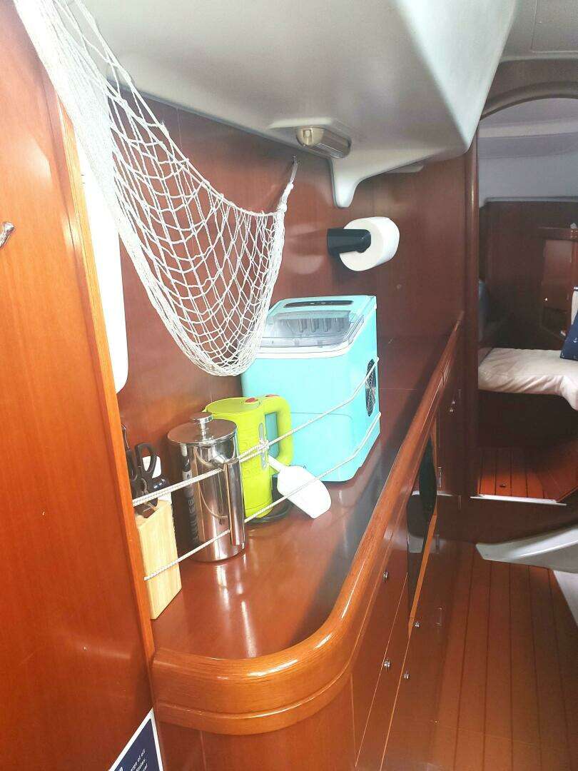 2003 Beneteau Center Cockpit - Image 21