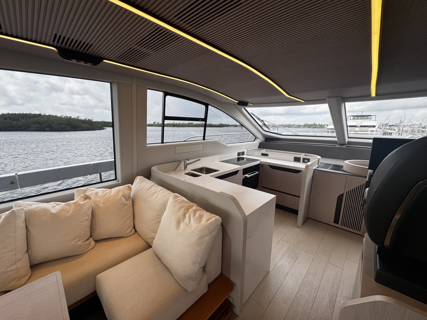 2026 Azimut S7 - Image 18
