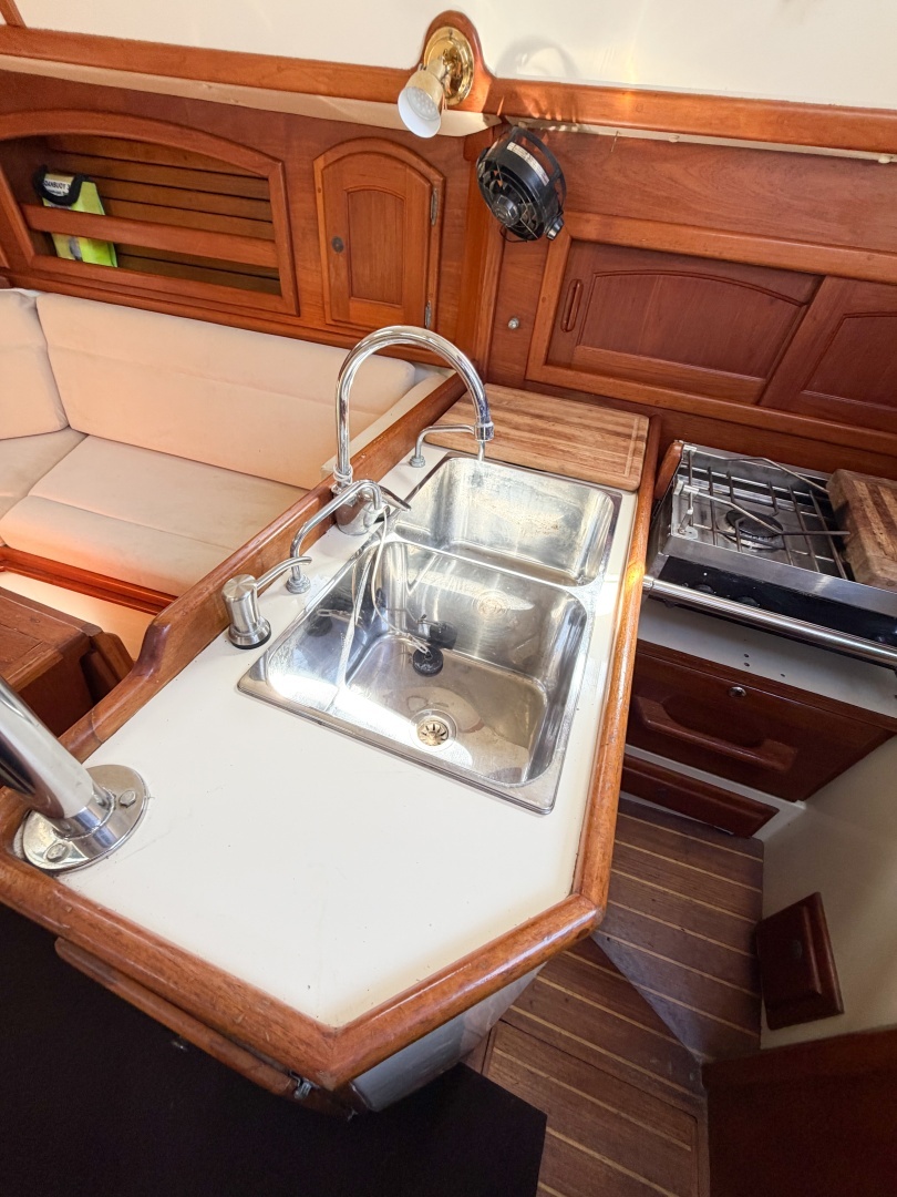 1998 Pacific Seacraft 37 - Image 37