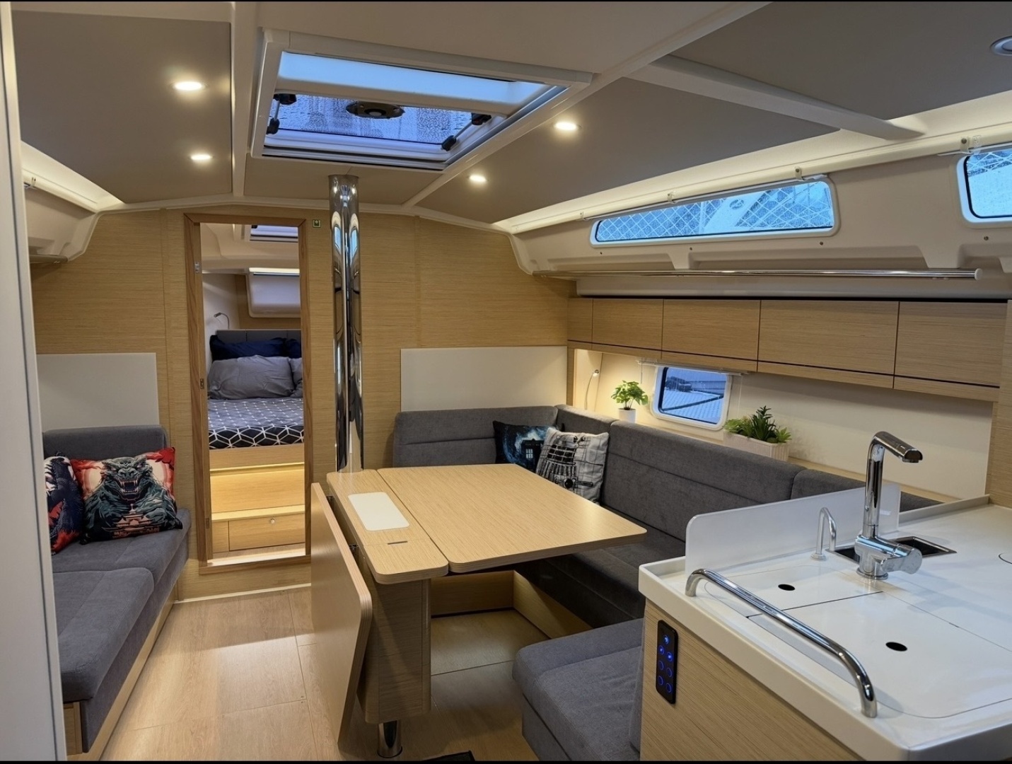 2022 Hanse 418 - Image 30