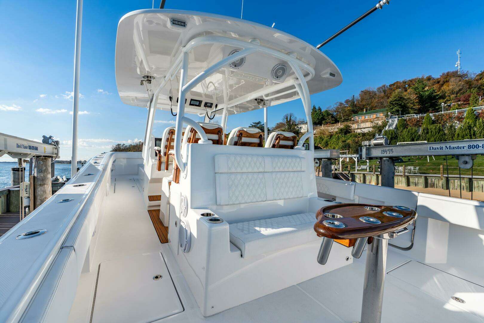 2025 Front Runner 43 Catamaran - Image 22