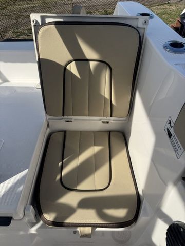 2026 Yamaha Boats 222 FSH Sport E - 21