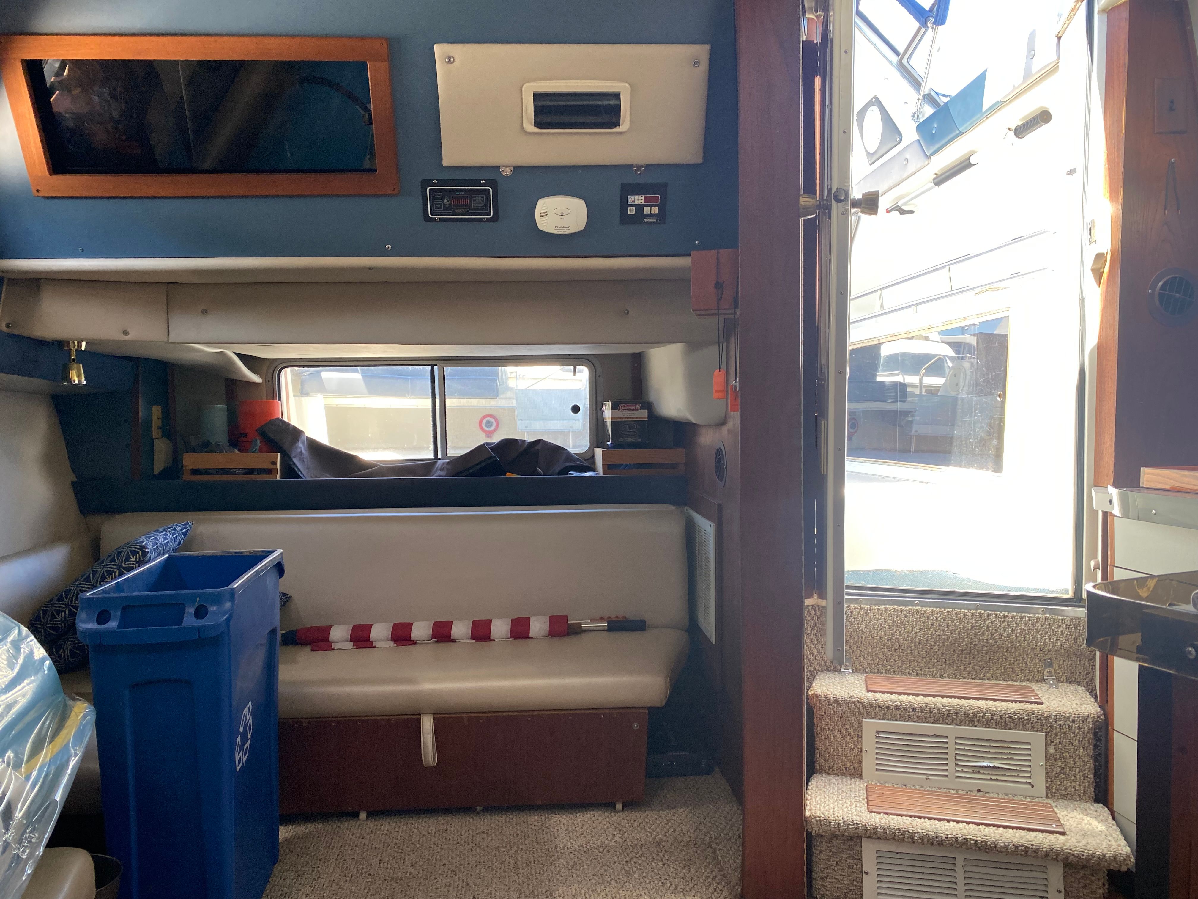 1986 Cruisers Yachts Esprit - 4